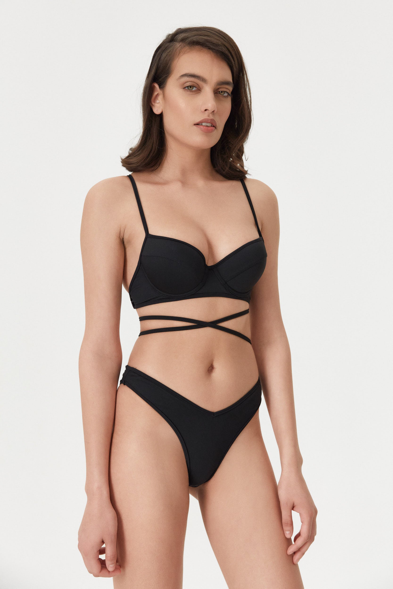 Black One-Tone V-Cut Bottom